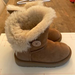 Kids Bailey Uggs